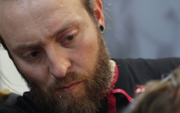 kai Kasho sampil profesional